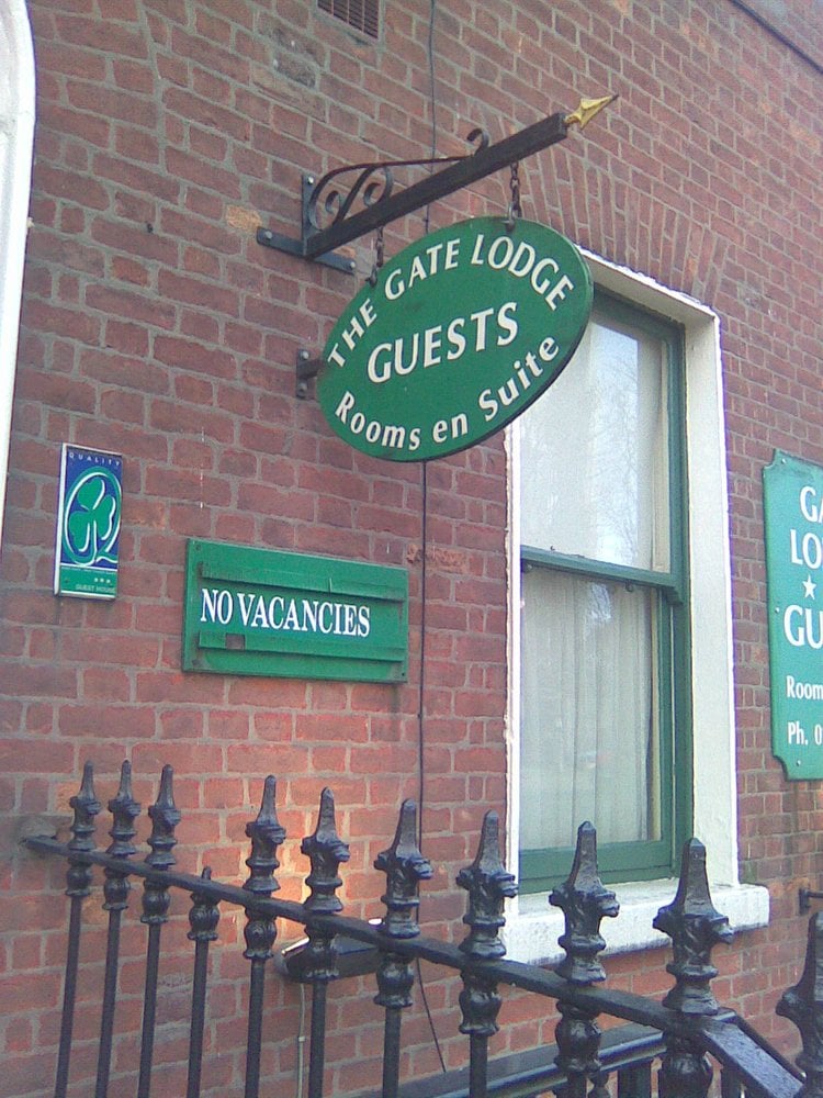 GATE LODGE GUEST HOUSE 3 Conyngham Road, Dublin, Republic of Ireland Guest Houses Phone
