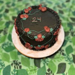 Berrie Bakery - Vanilla tres leches cake