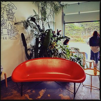 Craftsman Coffee - Bench seating - Coffee & Tea Near Me - Pacifica, California
