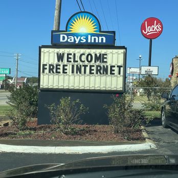 Days Inn by Wyndham Troy - Welcome Sign and Jacks behind it. - Hotels Near Me - Troy, Alabama