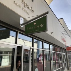 kate spade new york outlet - Outside