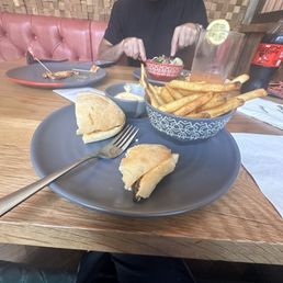 The Chicken "Burger" with PERi Chips The Chicken "Burger" with PERi Chips