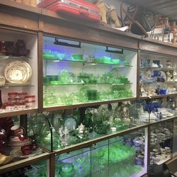 Creekside Antiques - Antique glassware.