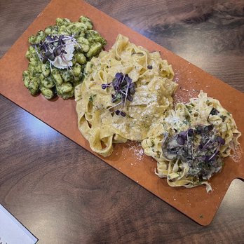 Pat's Pizza & Bistro - Pasta flight - Pizza Near Me - Bethlehem, Pennsylvania