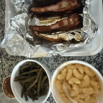 The Meating Place BBQ - Ribs, green beans, mac and cheese - Barbeque Near Me - Magnolia, Texas