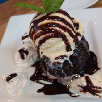 Local Table- Fulshear - Molten lava cake with vanilla ice cream, $9. - Breakfast & Brunch Near Me - Fulshear, Texas