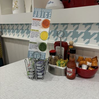 Anna's House - Milford - Table - Breakfast & Brunch Near Me - Milford, Michigan Anna's House - Milford - Table - Breakfast & Brunch Near Me - Milford, Michigan