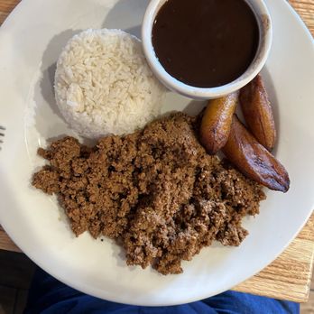 Smokies Cuban Cafe - Picadillo - Cuban Near Me - Pigeon Forge, Tennessee Smokies Cuban Cafe - Picadillo - Cuban Near Me - Pigeon Forge, Tennessee