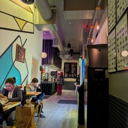 Roxy's Grilled Cheese - Inside seating