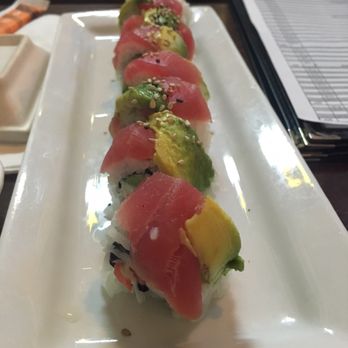 Awesome Sushi - This was a new roll on HH named Calia (I think). It was good! Tasted fresh. - Japanese Near Me - Long Beach, California