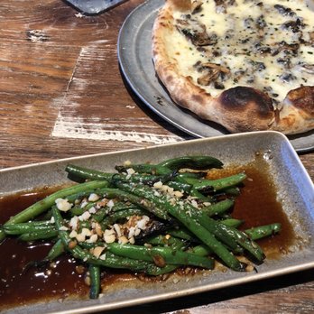 Moku Kitchen - Green beans with Mac nuts and Mushroom pizza - Cocktail Bars Near Me - Honolulu, Hawaii Moku Kitchen - Green beans with Mac nuts and Mushroom pizza - Cocktail Bars Near Me - Honolulu, Hawaii