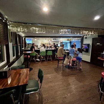 The Fat Shallot -Evanston - Bar and additional seating. - Sandwiches Near Me - Evanston, Illinois The Fat Shallot -Evanston - Bar and additional seating. - Sandwiches Near Me - Evanston, Illinois