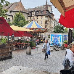 Le Flore - En rue de la fontaine ginebra, disfrutando la paz de un domingo