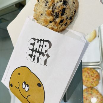 Chip City - Cookies N' Cream Cookie - Desserts Near Me - Miami, Florida