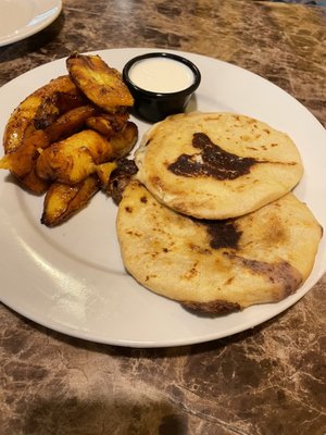 Pupuseria y Restaurante Platano by null