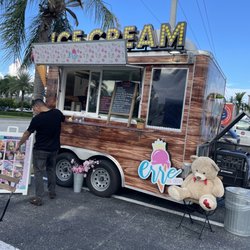 Erre Ice Cream - The truck
