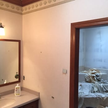 Spectrum Painting - Drywall Stripping and subsequent drywall repair and priming. - Painters Near Me - Pensacola, Florida Spectrum Painting - Drywall Stripping and subsequent drywall repair and priming. - Painters Near Me - Pensacola, Florida