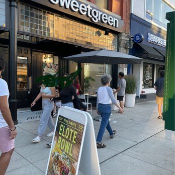 sweetgreen - Healthy Salads, Wraps, and Bowls - Outside - Salad Near Me - Birmingham, Michigan