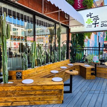 Chicha San Chen - Outdoor patio - Bubble Tea Near Me - Toronto, Ontario Chicha San Chen - Outdoor patio - Bubble Tea Near Me - Toronto, Ontario