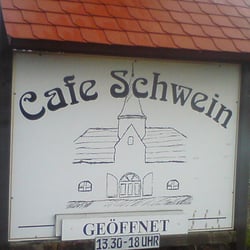 Café Schwein - Zufahrt zum Cafe.