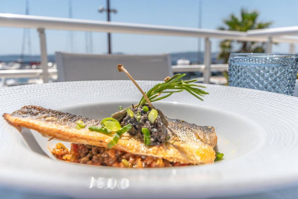 L Amiral 47 Photos 12 Reviews Seafood Quai Leon Condroyer Sainte Maxime Var France Restaurant Reviews Phone Number