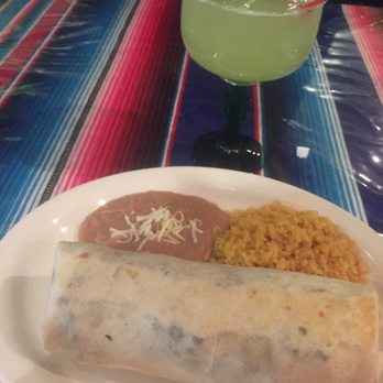 El Burrito Restaurant - Mexican Near Me - Crystal Lake, Illinois