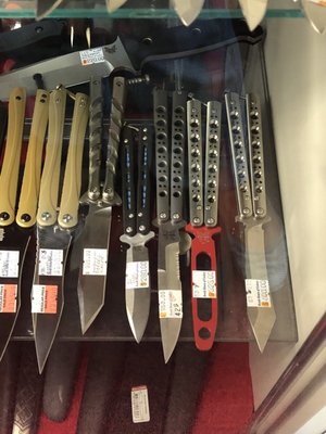 Bonds House Of Cutlery / Knives and More by null