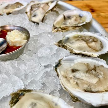 Greenpoint Fish & Lobster - 1/2 dozen east oysters - Seafood Near Me - Brooklyn, New York Greenpoint Fish & Lobster - 1/2 dozen east oysters - Seafood Near Me - Brooklyn, New York