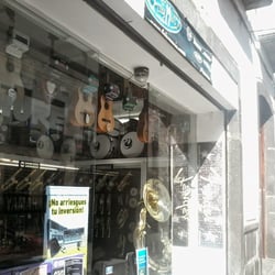 Faly Music Centro - Magnifico lugar para comprar instrumentos.