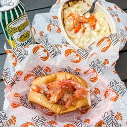Mason's Famous Lobster Rolls - Fort Myers - Classic Roll + Lobster Mac & Cheese