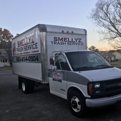 Smellyz Trash Service - Smellyz Trash Service