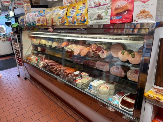 Andrea Salumeria by null
