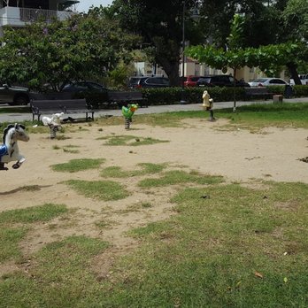 Plaza Antonia Quiñones - Parks Near Me - San Juan, Puerto Rico
