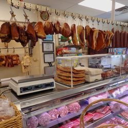 Hungarian Meat Center - Smoked Meat Products