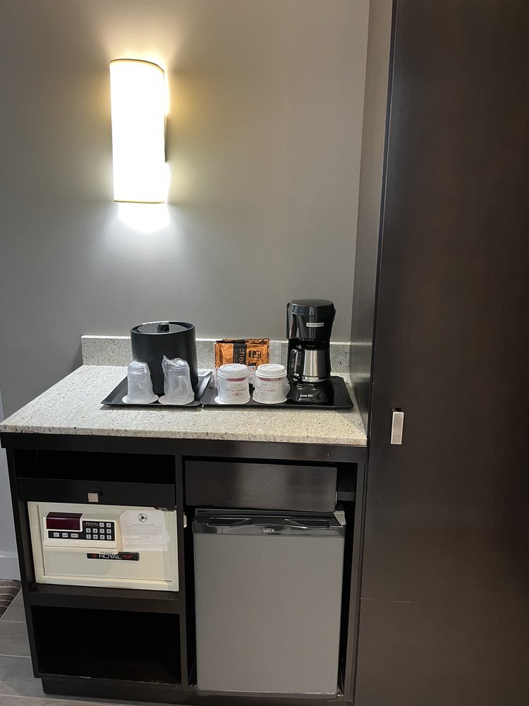 CROWNE PLAZA Updated September 2024 71 Photos & 26 Reviews 6600