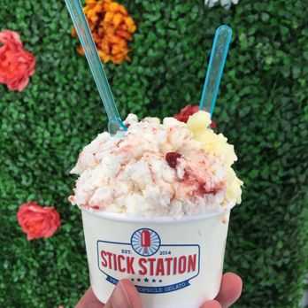 Vegano by Stick Station - This a medium, two flavors: strawberry cheesecake in front and pineapple behind. - Ice Cream & Frozen Yogurt Near Me - Commerce, California Vegano by Stick Station - This a medium, two flavors: strawberry cheesecake in front and pineapple behind. - Ice Cream & Frozen Yogurt Near Me - Commerce, California
