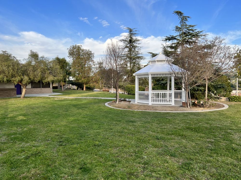 THE COMMUNITY PRESBYTERIAN CHURCH OF LA MIRADA 40 Photos 13701