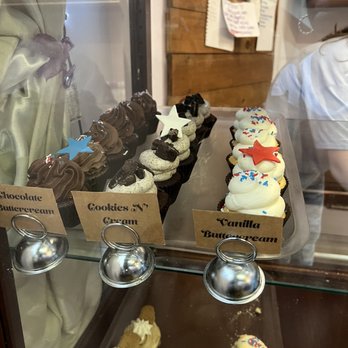 Sweet T's Bakeshop - Cupcake cake variety - Bakeries Near Me - Haddonfield, New Jersey Sweet T's Bakeshop - Cupcake cake variety - Bakeries Near Me - Haddonfield, New Jersey