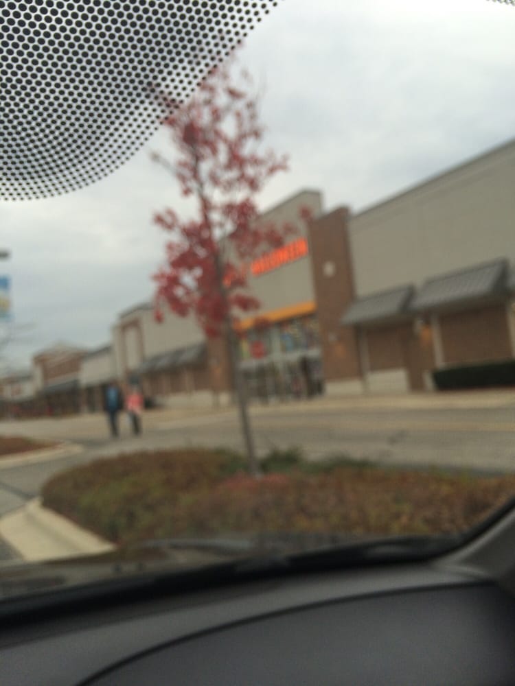 SPIRIT HALLOWEEN Updated April 2024 1980 W Fabyan Pkwy, Batavia