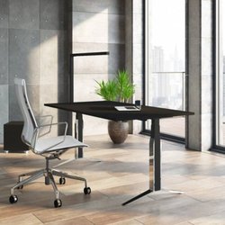 Inwerk Büromöbel Forum für Bürokultur - Steh-Sitz Schreibtisch Masterlift 5 / chrom-schwarz, 1.339€