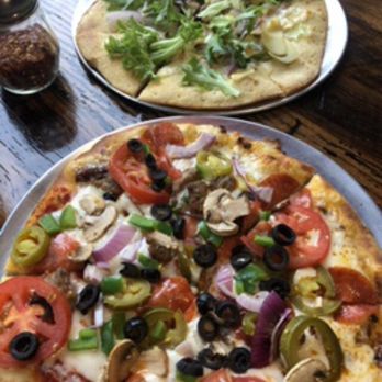 Red 7 Pizza - Columbia - Pizza Near Me - Columbia, Tennessee