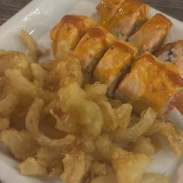 HOTTY HOTTY ROLL (in: tempura shrimp, spicy tuna, cucumber, and gobo. out: baked salmon, spicy mayo, and eel sauce) w/tempura-fried onions