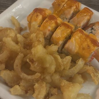 Love Boat Sushi - HOTTY HOTTY ROLL (in: tempura shrimp, spicy tuna, cucumber, and gobo. out: baked salmon, spicy mayo, and eel sauce) w/tempura-fried onions - Sushi Bars Near Me - San Marcos, California