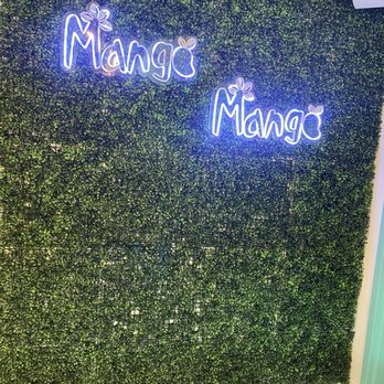Mango Mango Dessert - Photo Corner - Desserts Near Me - Chicago, Illinois