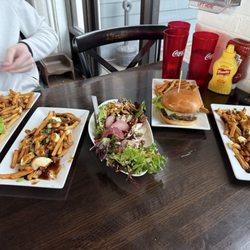 Tuque’s Bar and Grill
