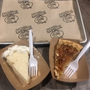 Hank Daddy's Barbecue - Key Lime pie and Pecan pie - Southern Near Me - Vaughan, Ontario