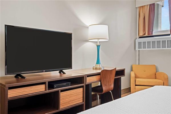 Super 8 by Wyndham Thunder Bay by null