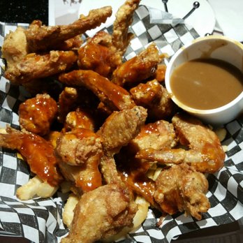 Cafe Hollywood - Bucket of fried wings $9.99 - Chinese Near Me - Markham, Ontario