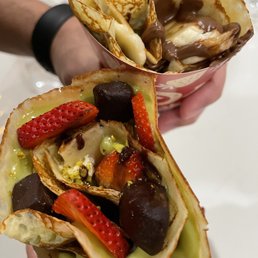Top : nutella 13. Banana Nutella Crepe Bottom : 5. Matcha Chocolate Truffles Crepe