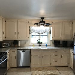 Spectrum Surfaces - Allouez kitchen updated with Wilsonart laminate counter tops